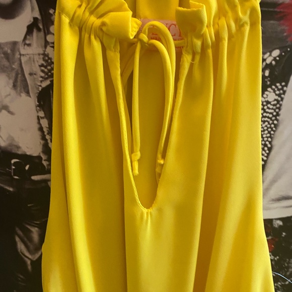 Yellow Blouse - Picture 6 of 8